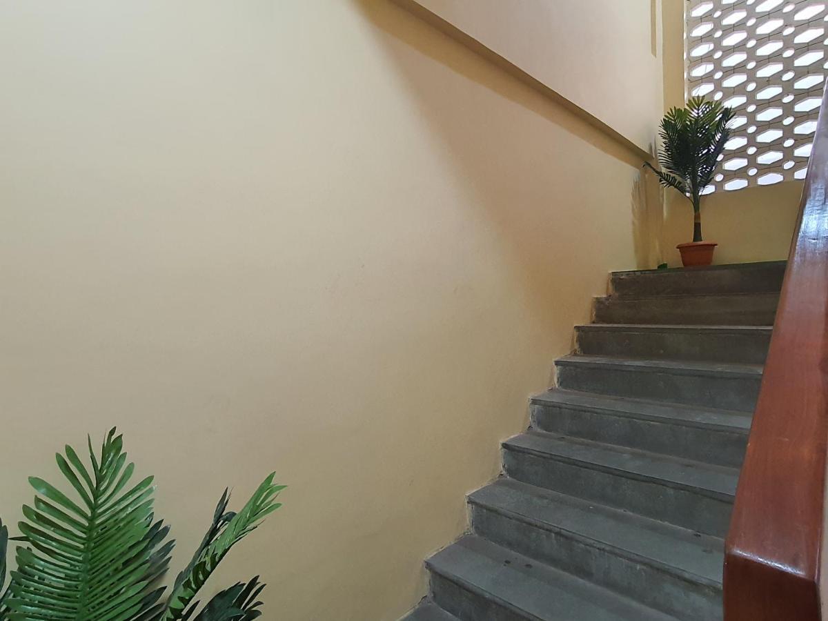 Osi Apartments Khar West Mumbai Bagian luar foto